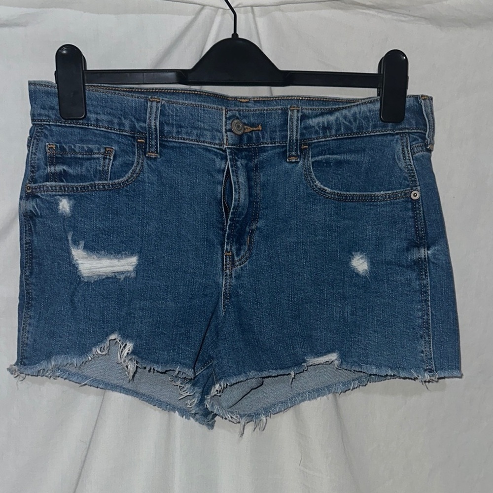 Old Navy boyfriend mid rise distressed denim shorts size 8